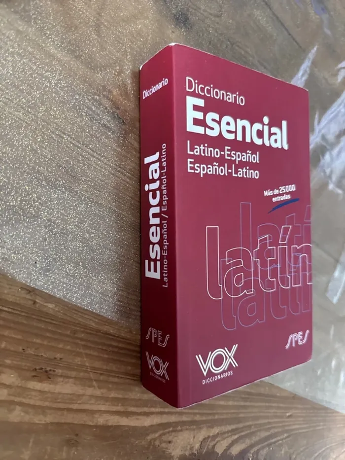 Diccionario esencial latino- español español-latino - photo numéro 2