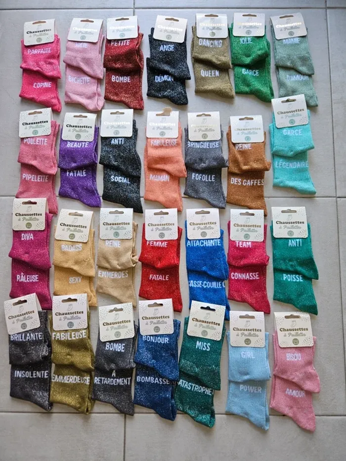 Chaussettes a paillettes dépareillées