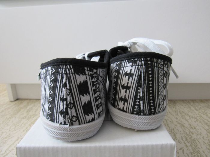 Tennis neuves - photo numéro 3