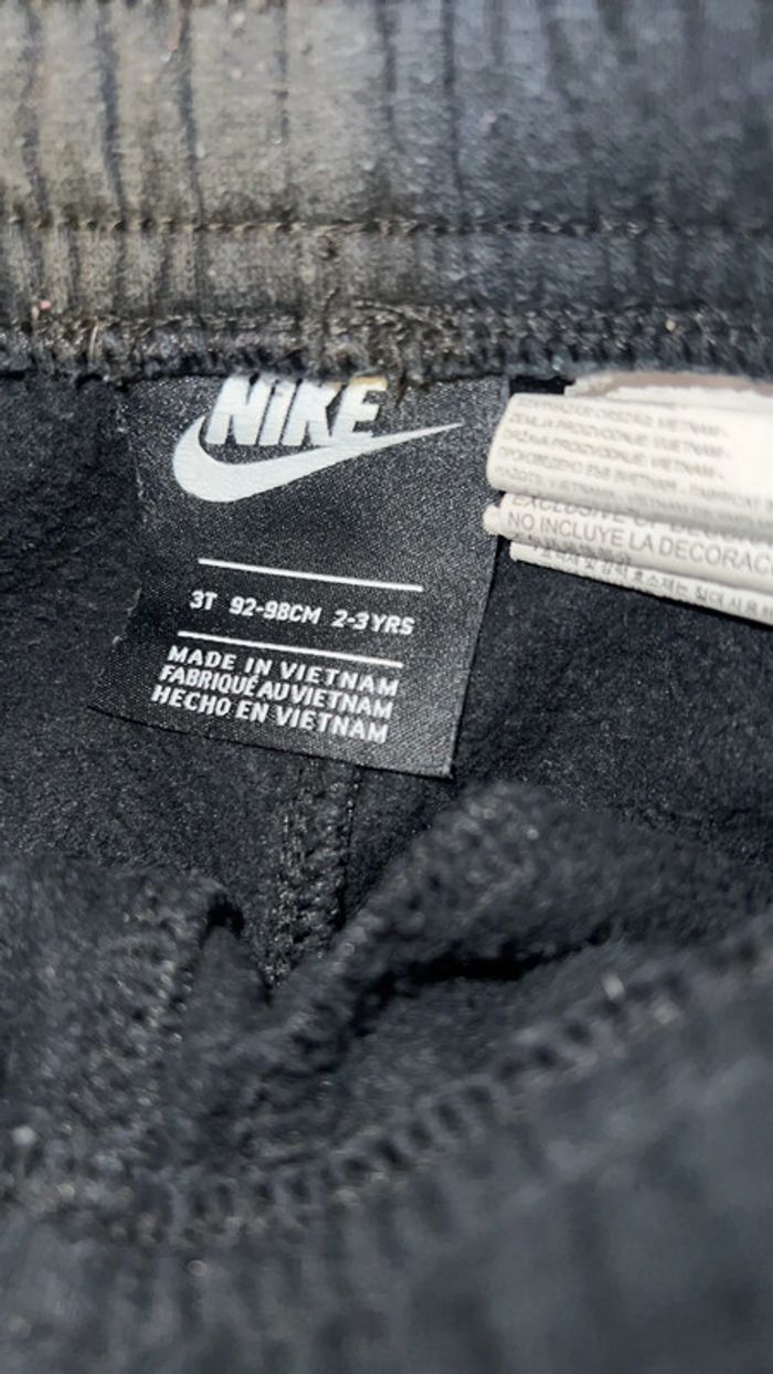 Lot d’une dizaine de pantalons, deux ans, j’envoie en petit colis - photo numéro 2