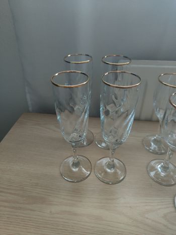 Des verres de table