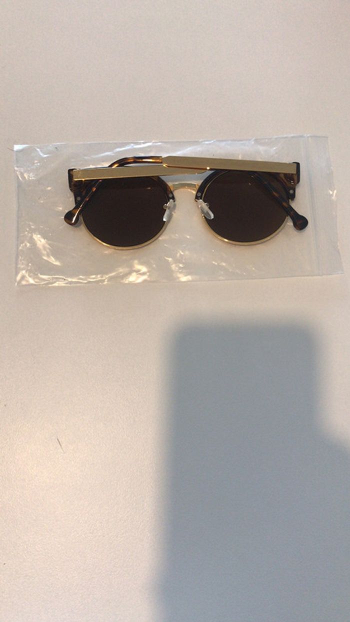 belle paire de lunette de soleil femme - photo numéro 2