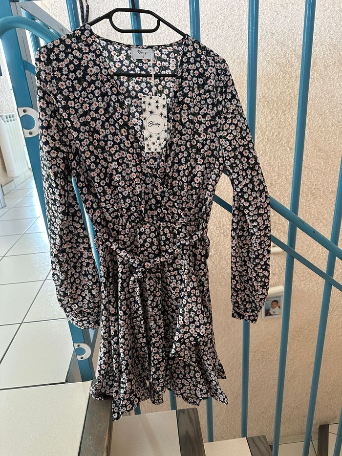 robe portefeuille Taille 36 manches longues Betty London fleuri tons bleu foncé NEUVE - photo numéro 6