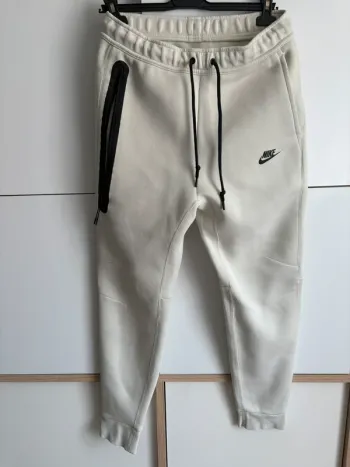 Pantalon survêtement Nike taille M