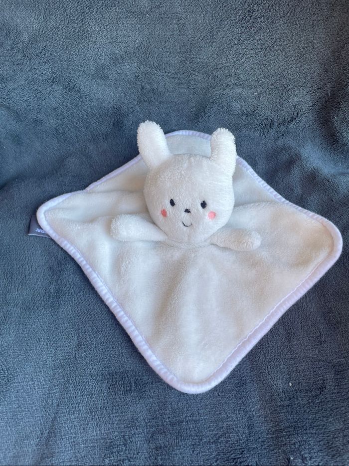 Doudou plat lapin blanc Zig Zag gris Orchestra Premaman