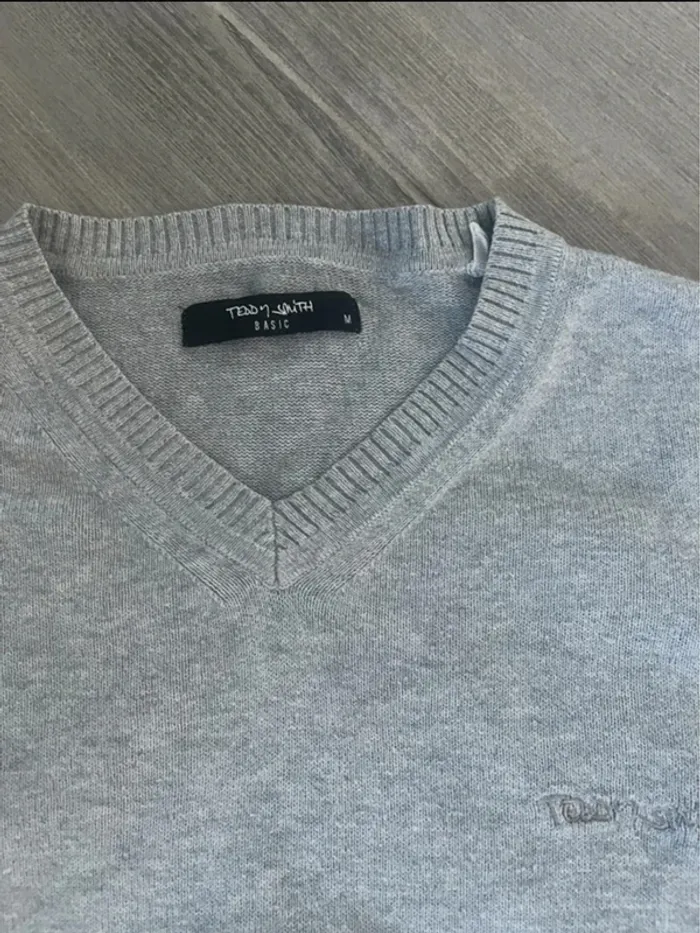 Pull col V gris Teddy Smith taille M - photo numéro 3
