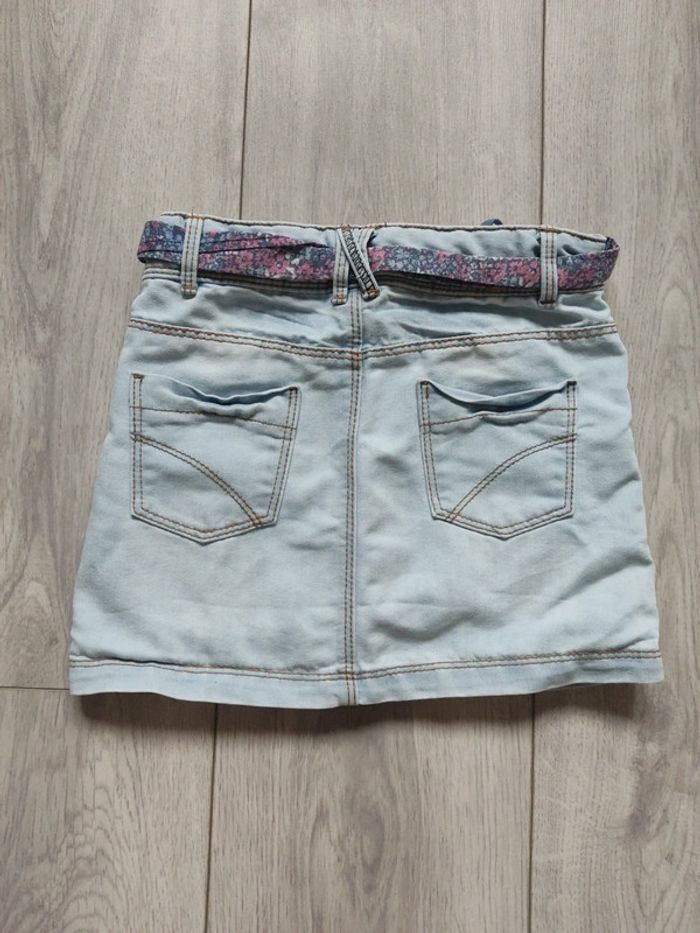 Superbe petite jupe en jean et ceinture tao - photo numéro 4