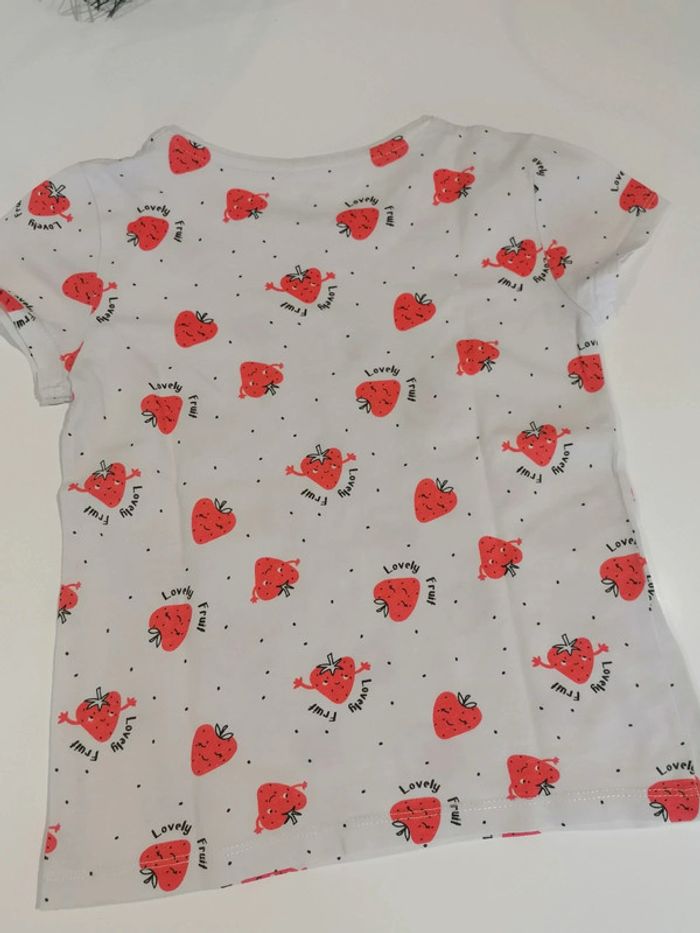 Thee shirt T 8 ans fille 🍓 - photo numéro 2