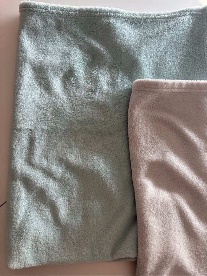 Lot de 2 couvertures plaid polaire bébé - photo numéro 4