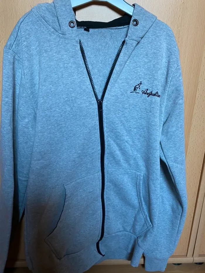Gilet zippé à capuche