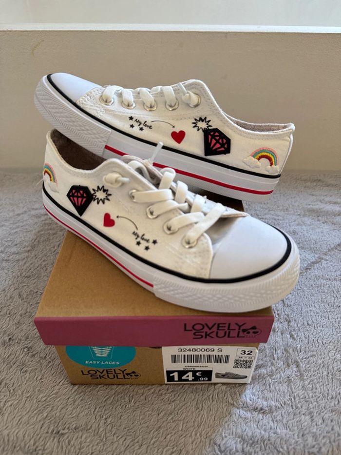 Chaussures en toile Lovely skull 32 TBE