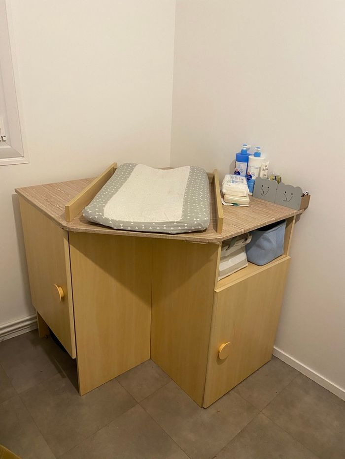 Table à langer d’angle urgent - photo numéro 4