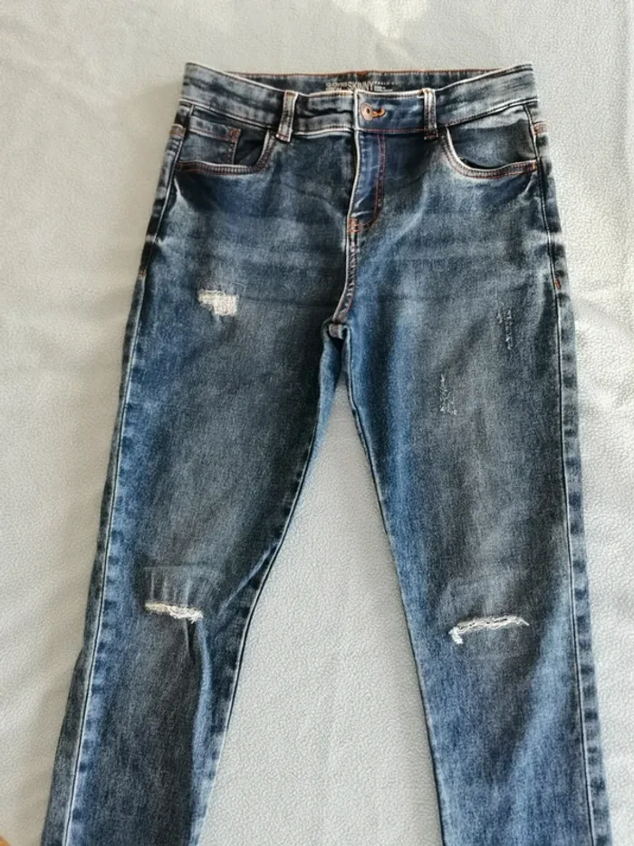 Jean skinny 12 13 ans neuf sans étiquette