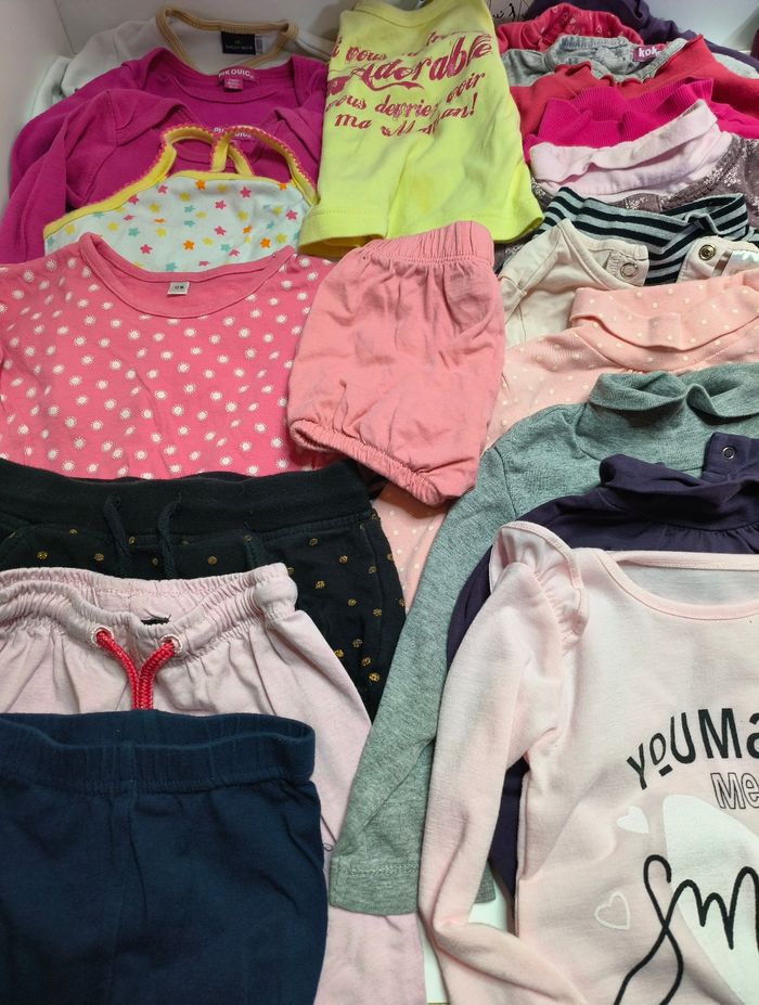 Lot 30 vêtements bébé fille 12 mois - photo numéro 4