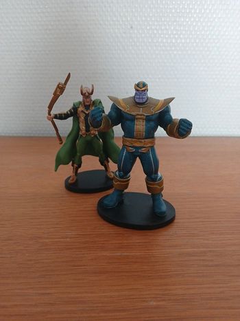 Lot figurine thanos et loki