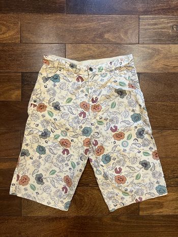 Bermuda beige imprimé réglable neuf sans étiquette dpam 12 ans