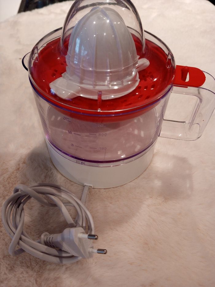 Presse agrumes - photo numéro 2