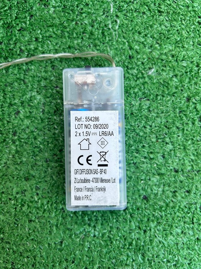 Guirlande lumineuse boules papier – Jaune et gris – fonctionne (sauf 1 led) – piles incluses - photo numéro 4