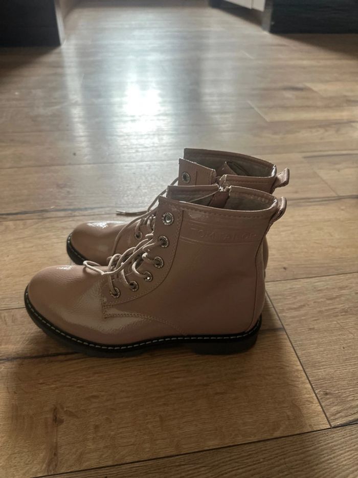 Bottines en cuire vernis