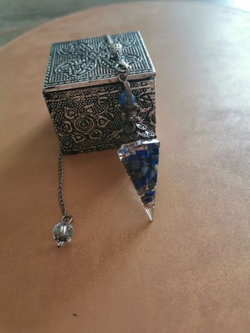 Pendule divinatoire radiesthésie bleu lapsis