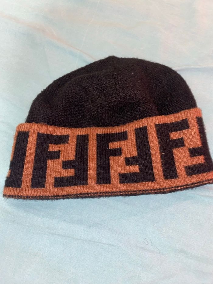 Bonnet Fendi - photo numéro 3