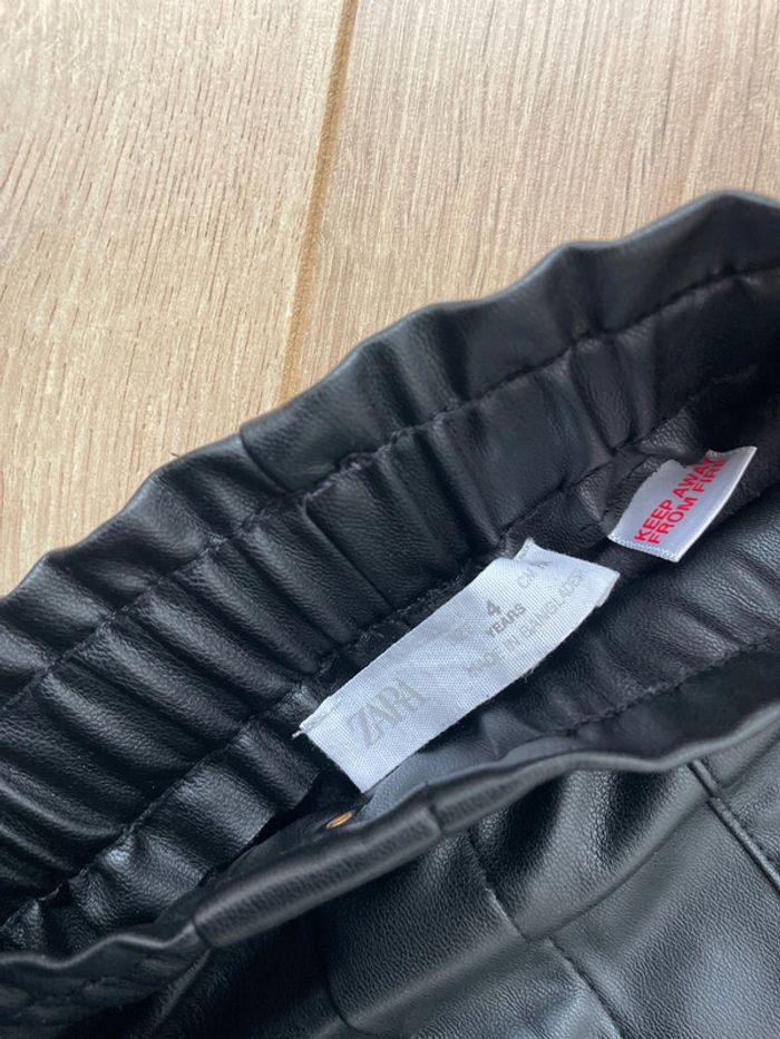 Pantalon large noir Zara similicuir 4 ans - photo numéro 3