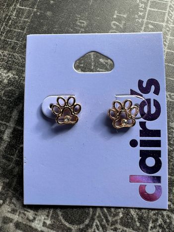Paire de boucles d’oreilles neuve