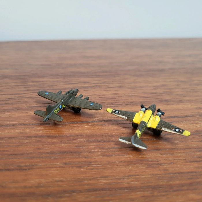 Lot de 2 avions de guerre micro machines - photo numéro 4