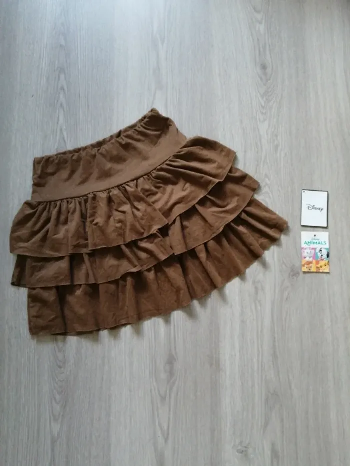 Jupe marron en daim à volants / sans marque / (10ans)