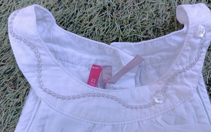 Belle petite robe blanche à volants - photo numéro 3