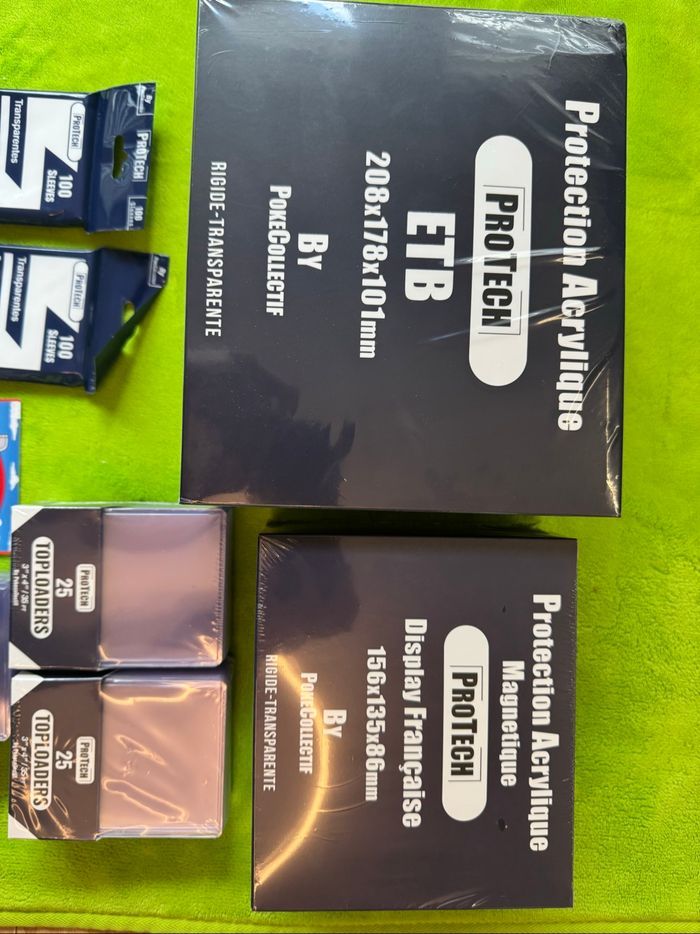 Lot de Protections Pokémon Comprend: 1x Acrylique ETB 1x Acrylique Display 75 Toploader et 500 Sleeves - photo numéro 2
