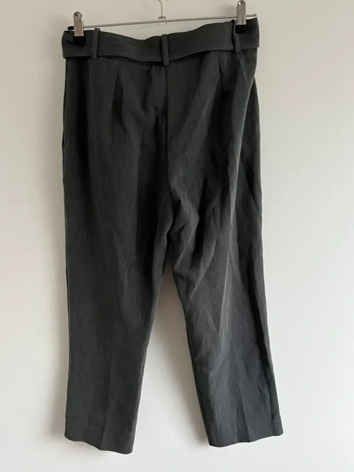 Pantalon gris ajusté - photo numéro 2