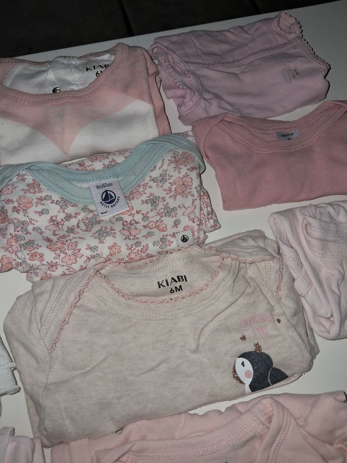 Lot de body 6 mois - photo numéro 4