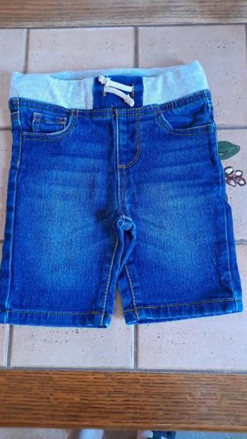 Short jean's Primark Taille 3-4 ans