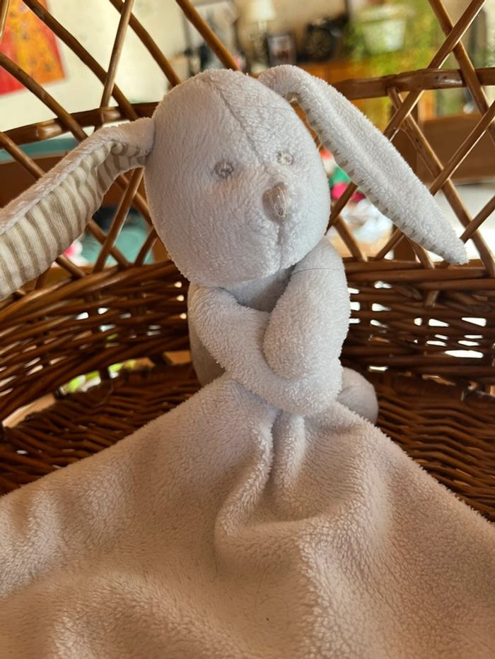 Doudou lapin mouchoir - photo numéro 3