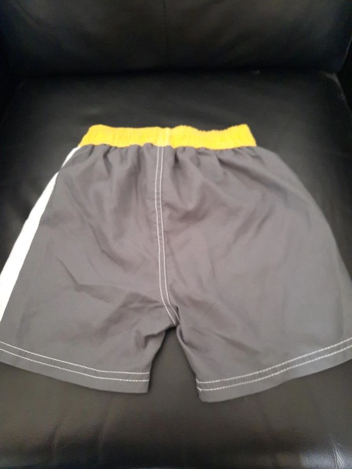 Short neuf 5 ans - photo numéro 3