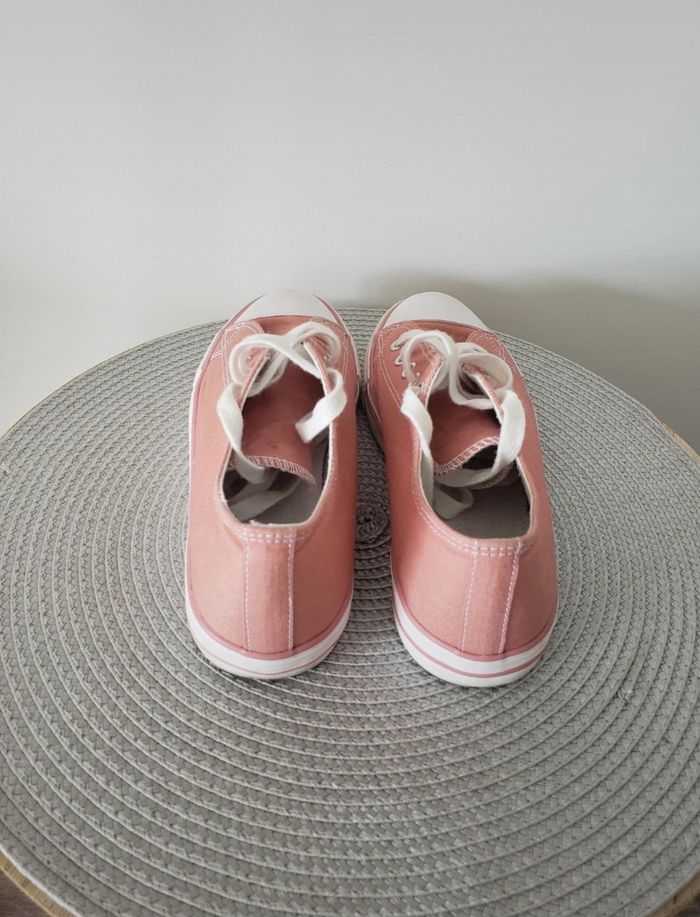 Baskets en toile rose - photo numéro 2
