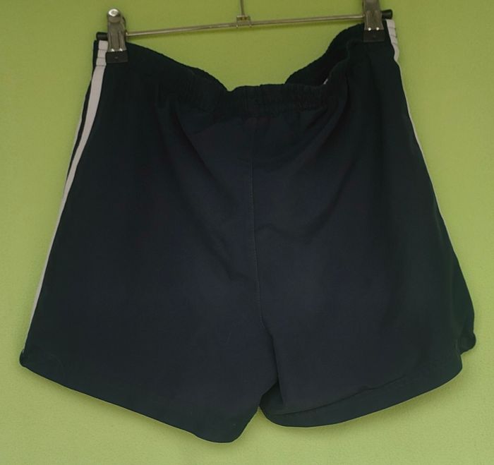 Short Adidas taille 14 ans - photo numéro 4