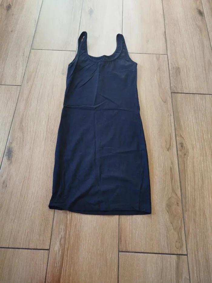 Robe noire courte neuve cache cache - photo numéro 3