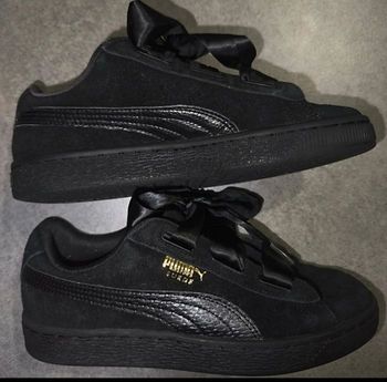 Puma suède noirs, lacets larges satinés