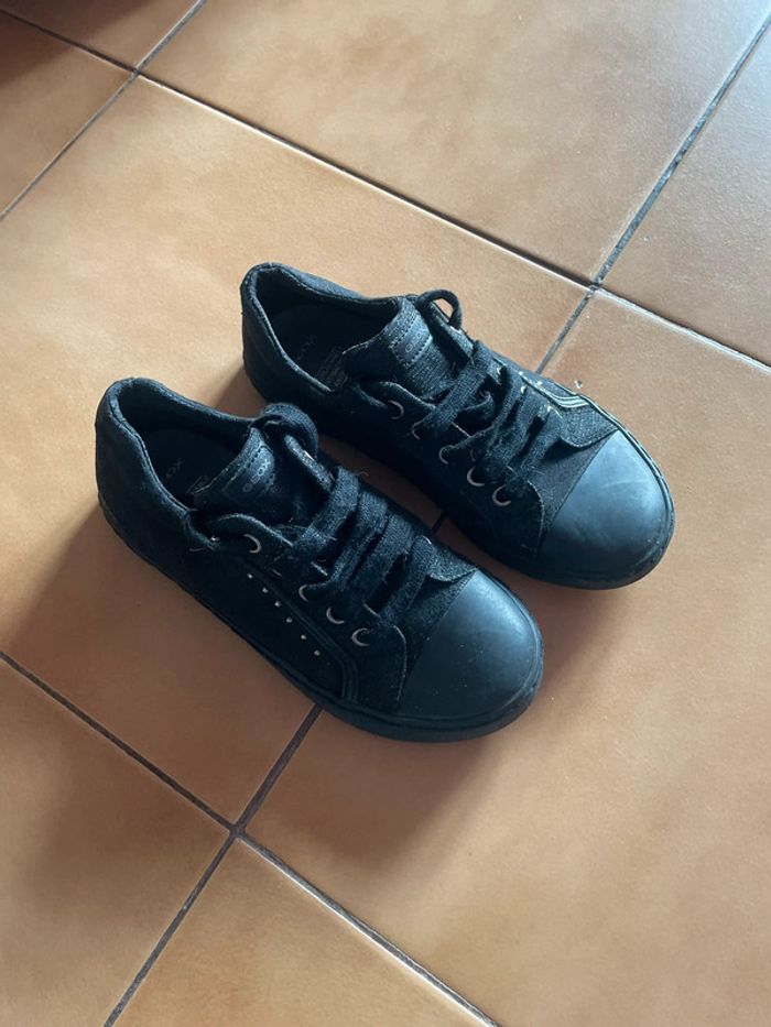 Baskets geox neuves t 31