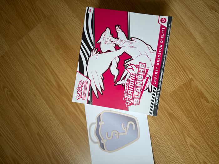 ETB Pokémon, Flamme blanche, EV10.5 en français