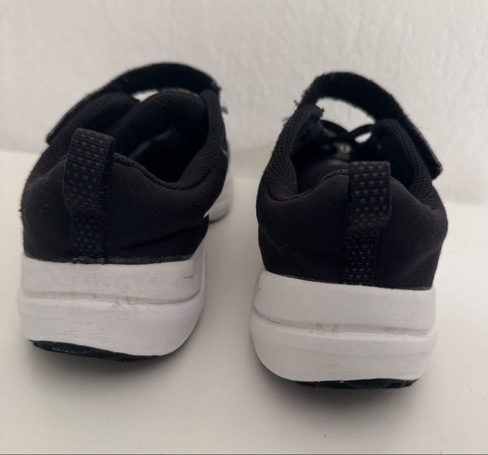 Nike noires Enfant 33 - photo numéro 5