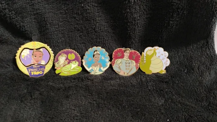 Lot pin's Disney starter pack plus un la princesse et la grenouille