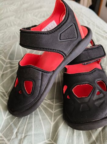 Sandales légères adidas noire 25