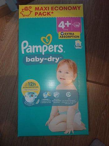Couches pampers taille 4+