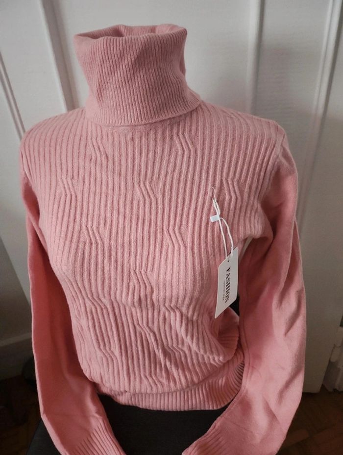 Pull col roulé rose - photo numéro 3