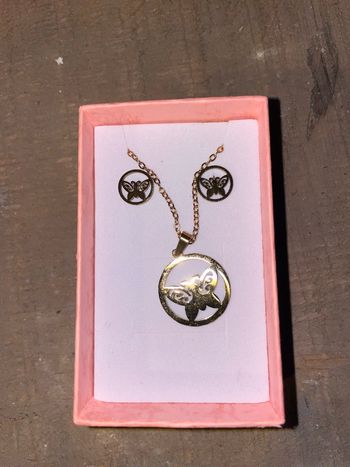 Collier+ boucles d'oreille