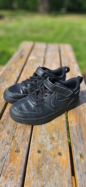 Baskets Nike noires enfant - 30