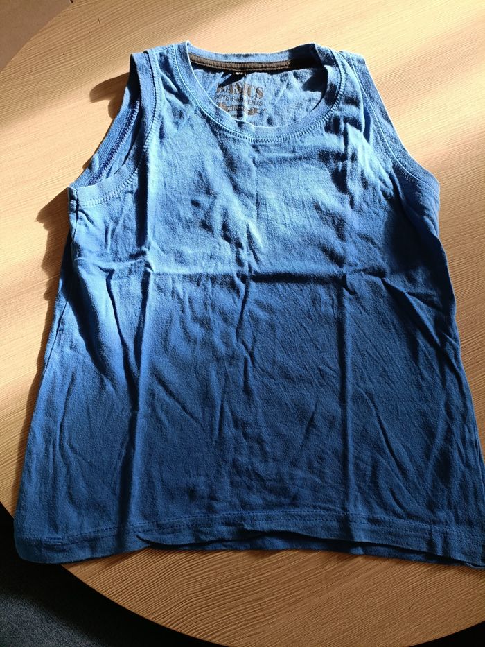 Tee shirt sans manche